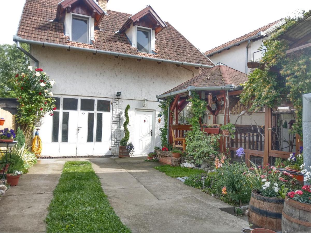Apartment Harmonija Apatin Buitenkant foto